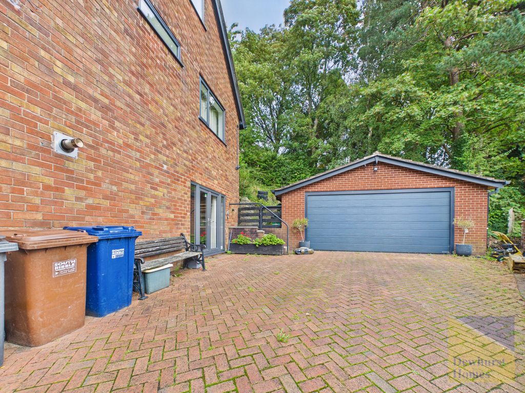 Property photo 2 of 32