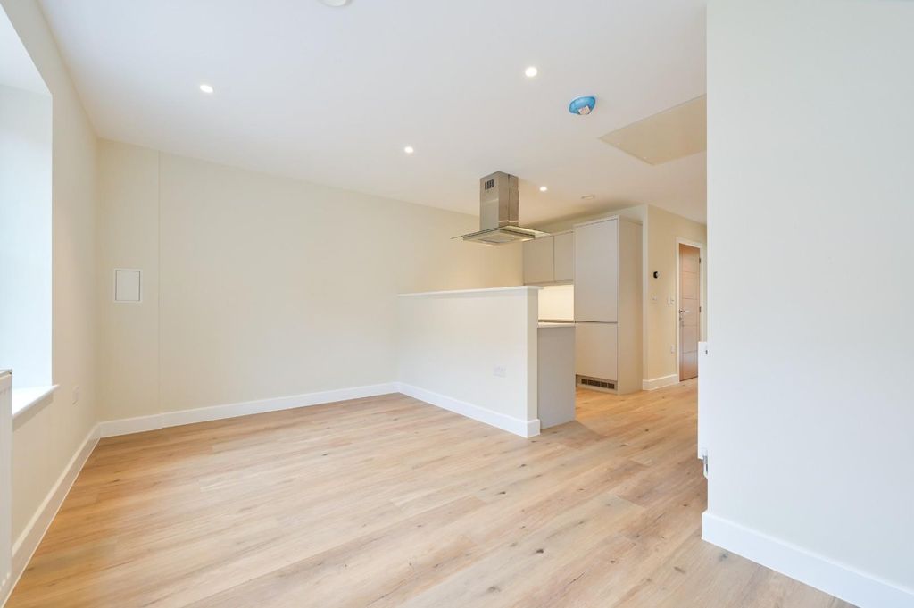 Property photo 3 of 15 Bluebird House