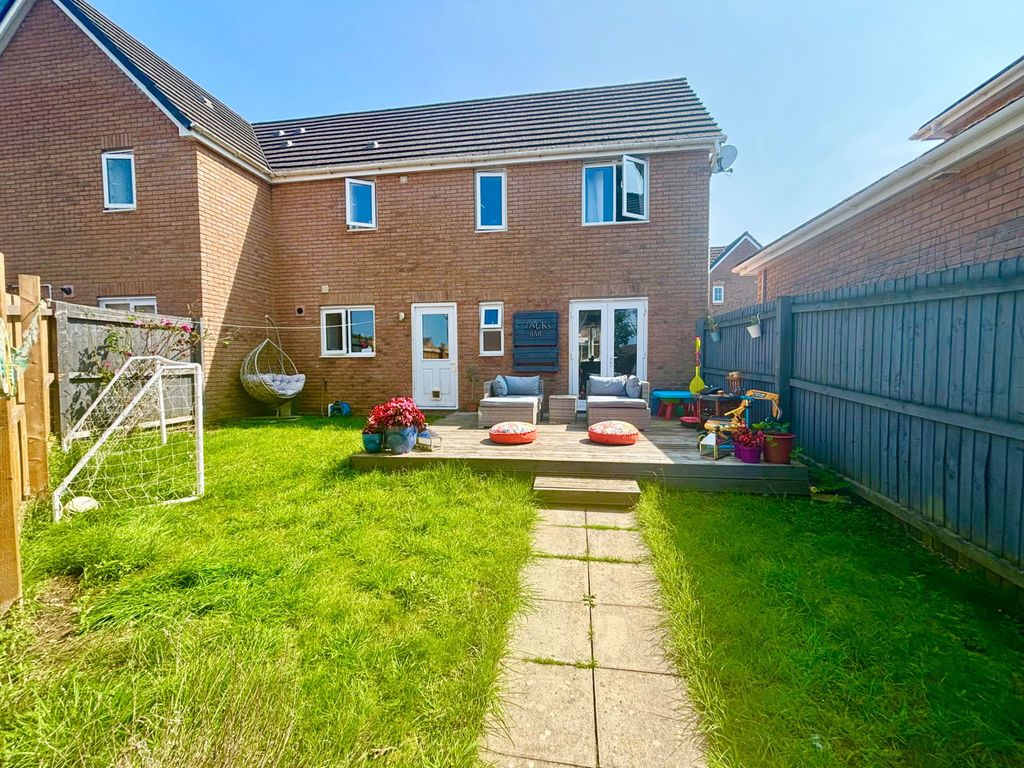 Property photo 2 of 28