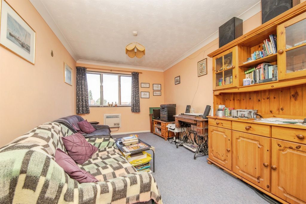Property photo 3 of 17