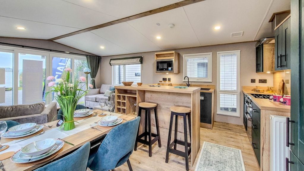 Property photo 3 of 27 Untitled 3