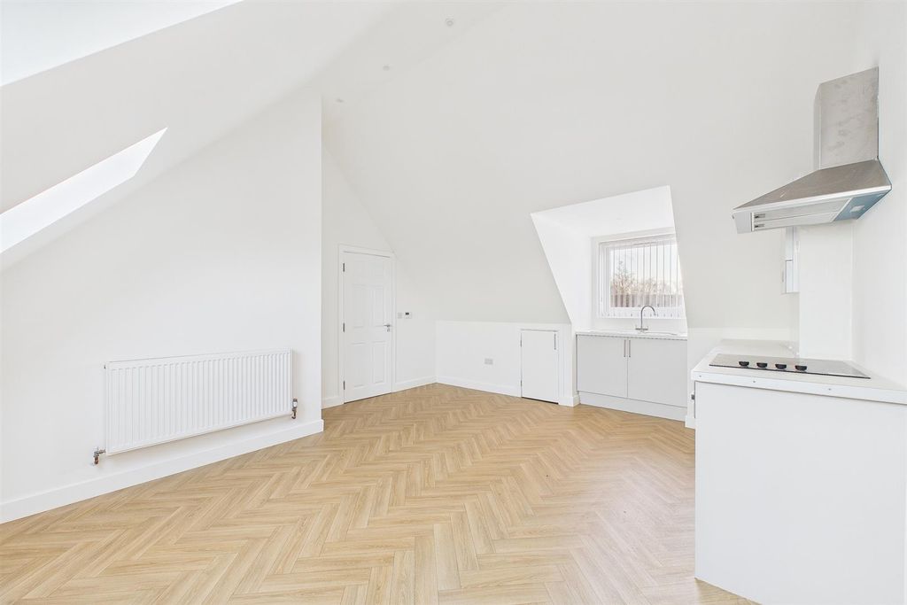 Property photo 3 of 7 Cam03736G0-Pr0218-Still003.Jpg