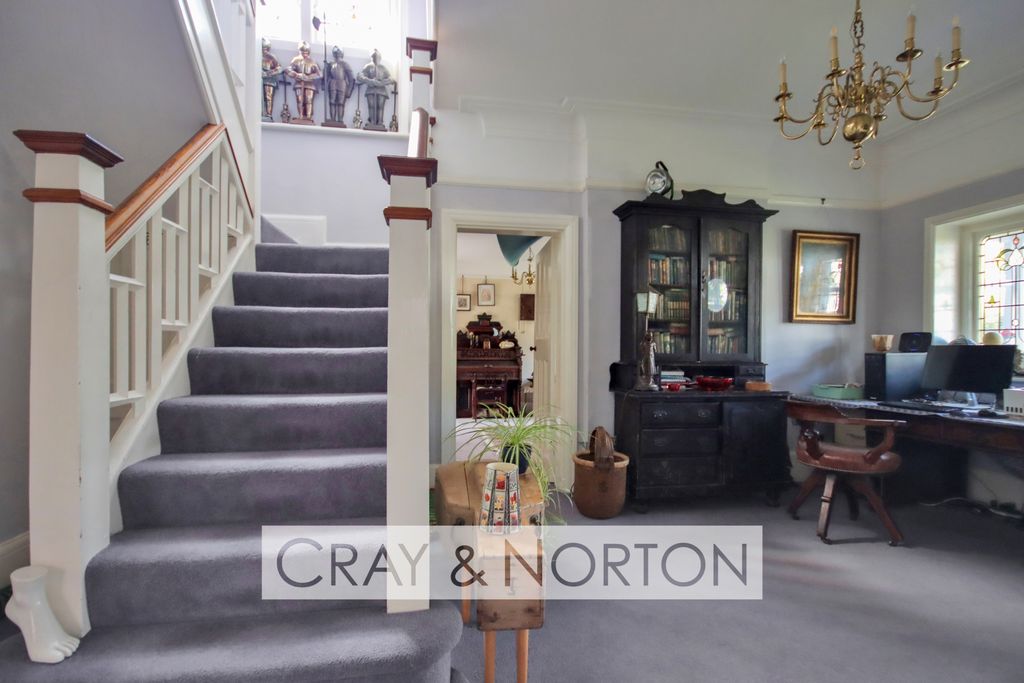 Property photo 2 of 19 Photo 7