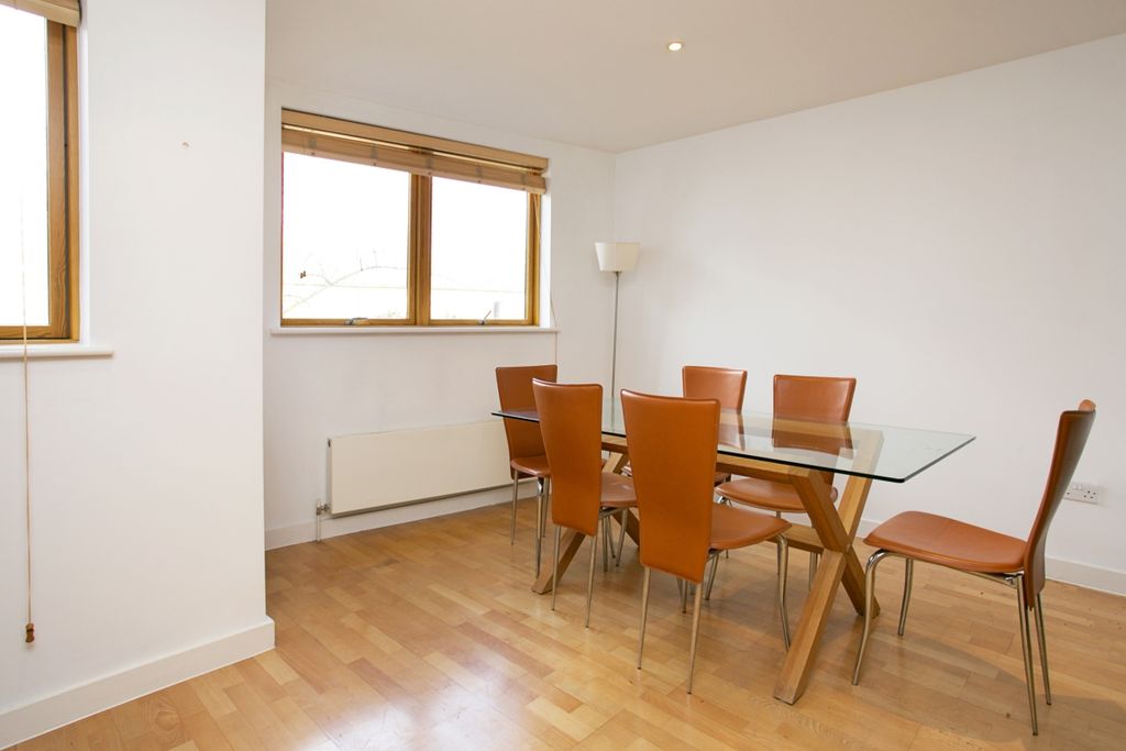Property photo 3 of 10 2-Wilberforce-Mews-6