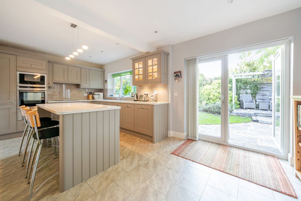 Property photo 3 of 17 1524951-5-1A0c4d5...