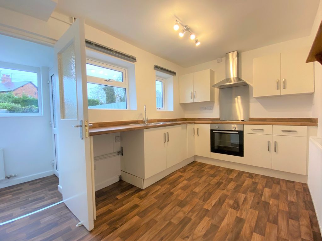 Property photo 2 of 11 Kitchen