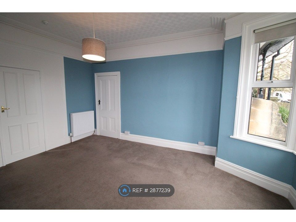 Property photo 3 of 18 Bedroom 1/Living Room