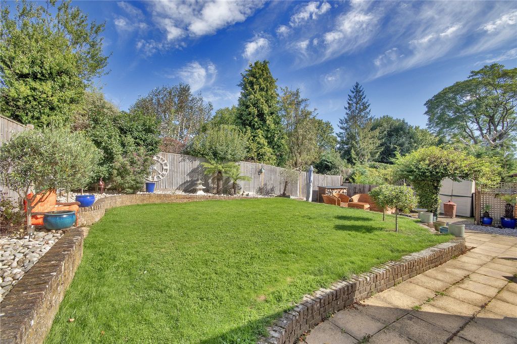 Property photo 2 of 10 Garden