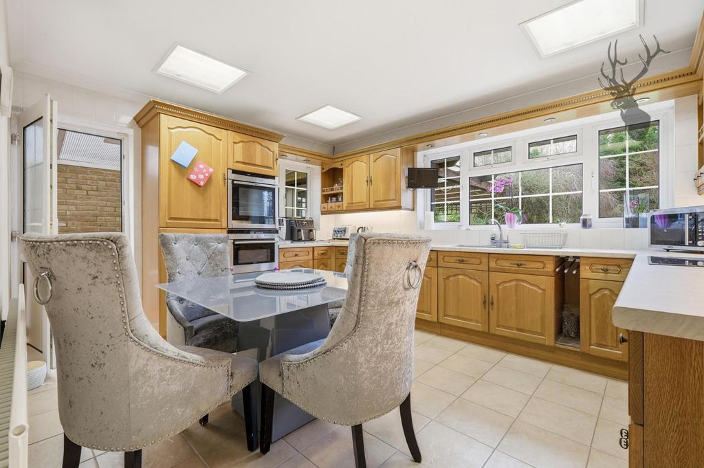 Property photo 3 of 26