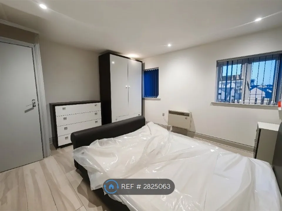 Apartment in Reading, Coley - View 3
