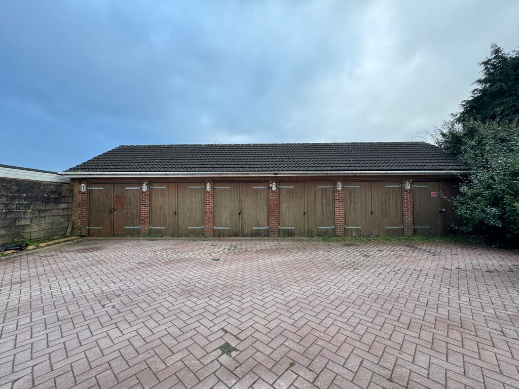 Property photo 1 of 5 Image