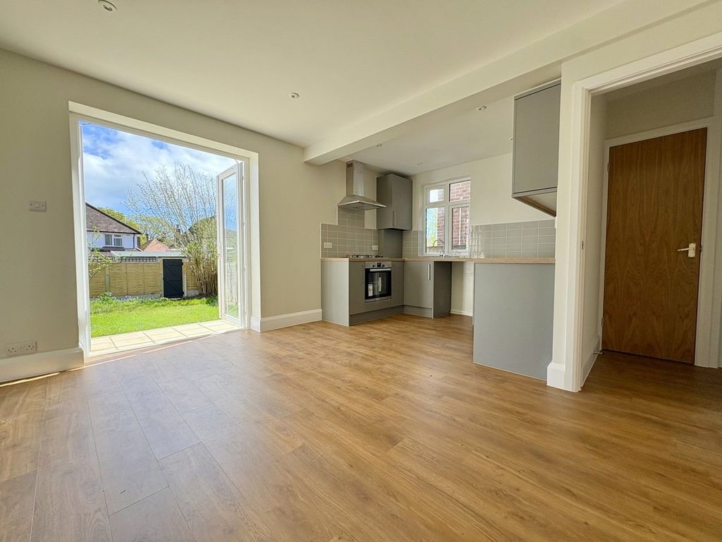 Property photo 2 of 26