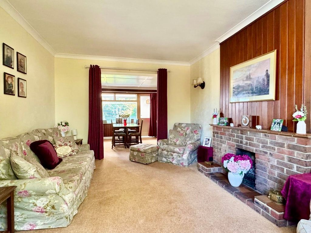 Property photo 3 of 27
