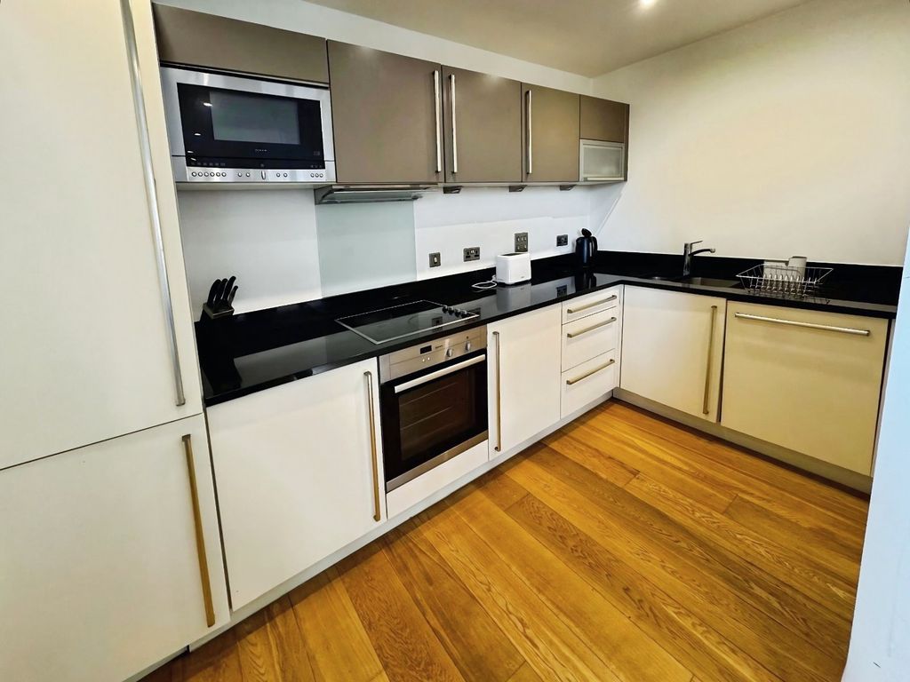 Property photo 2 of 8 Picture No. 31