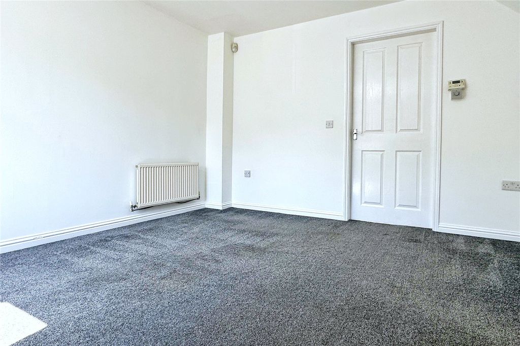 Property photo 2 of 23 Living Room