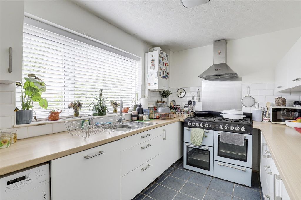 Property photo 2 of 15 1619.Jpg
