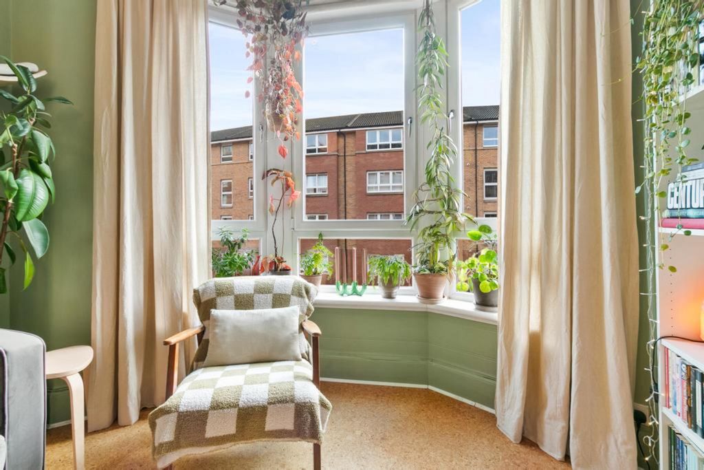 Property photo 2 of 31