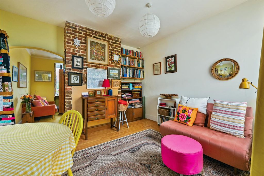 Property photo 2 of 23 44-Barrack-Road-Tn402A (11).Jpg