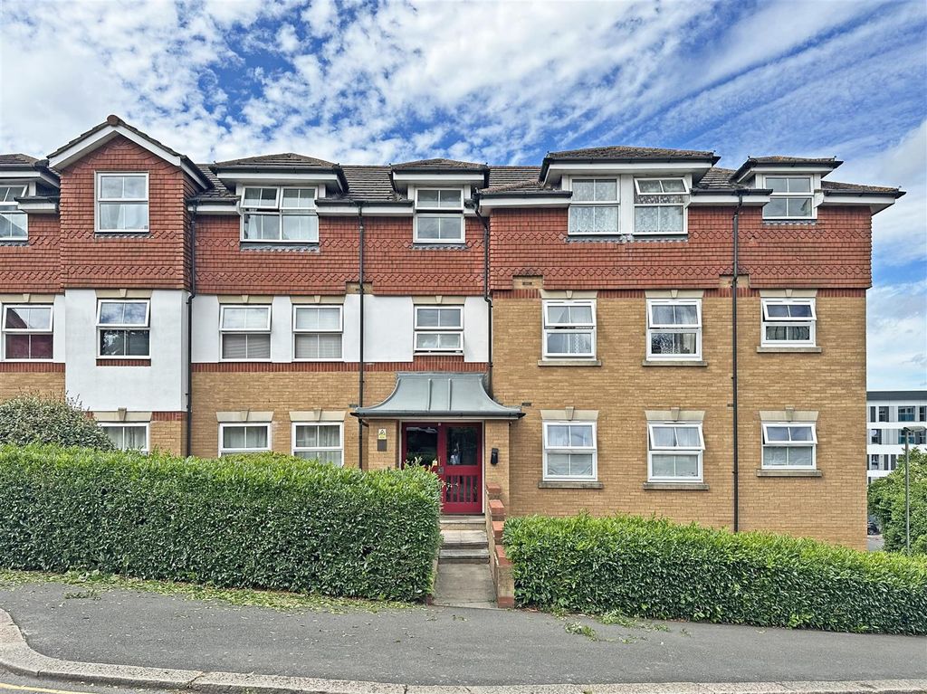 Property photo 1 of 11