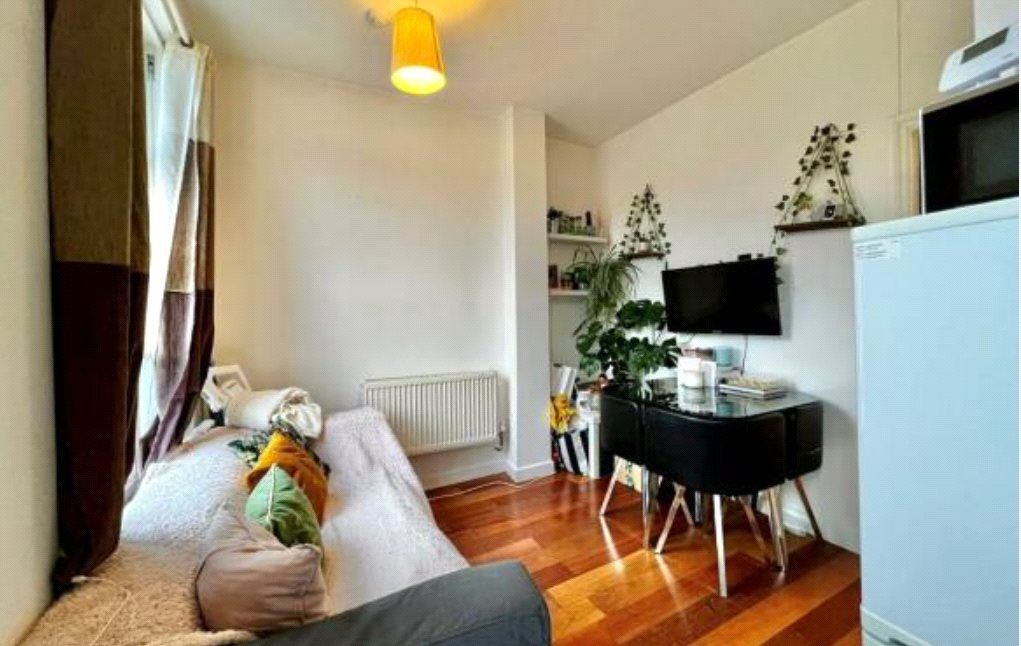 Property photo 3 of 6 Picture No. 04