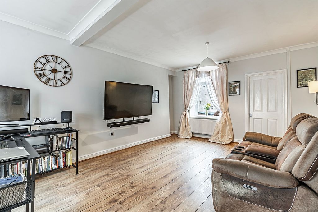 Property photo 3 of 24