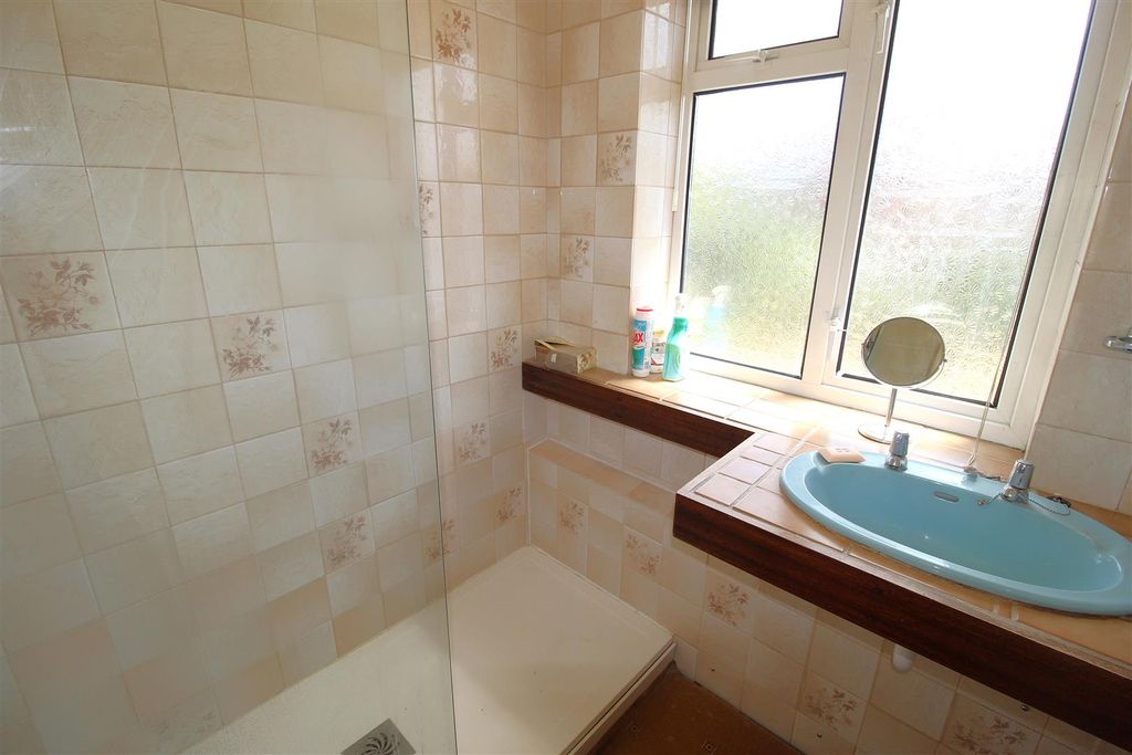 Property photo 2 of 15 Shower Room.Jpg