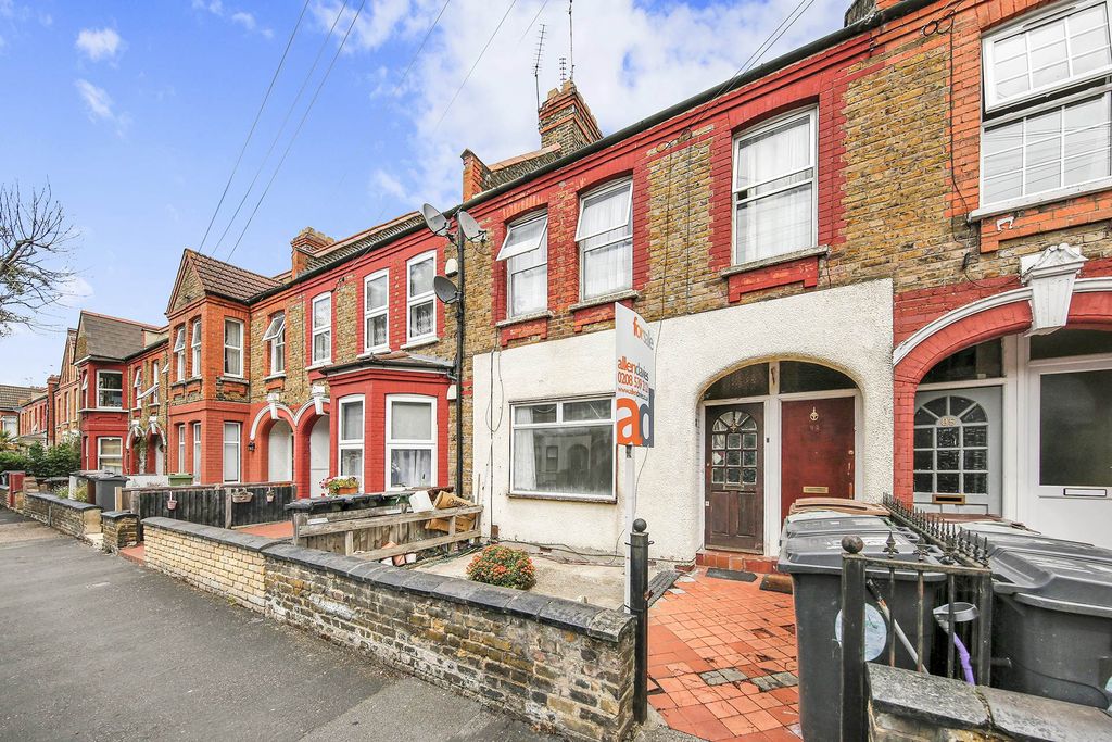 Property photo 2 of 24