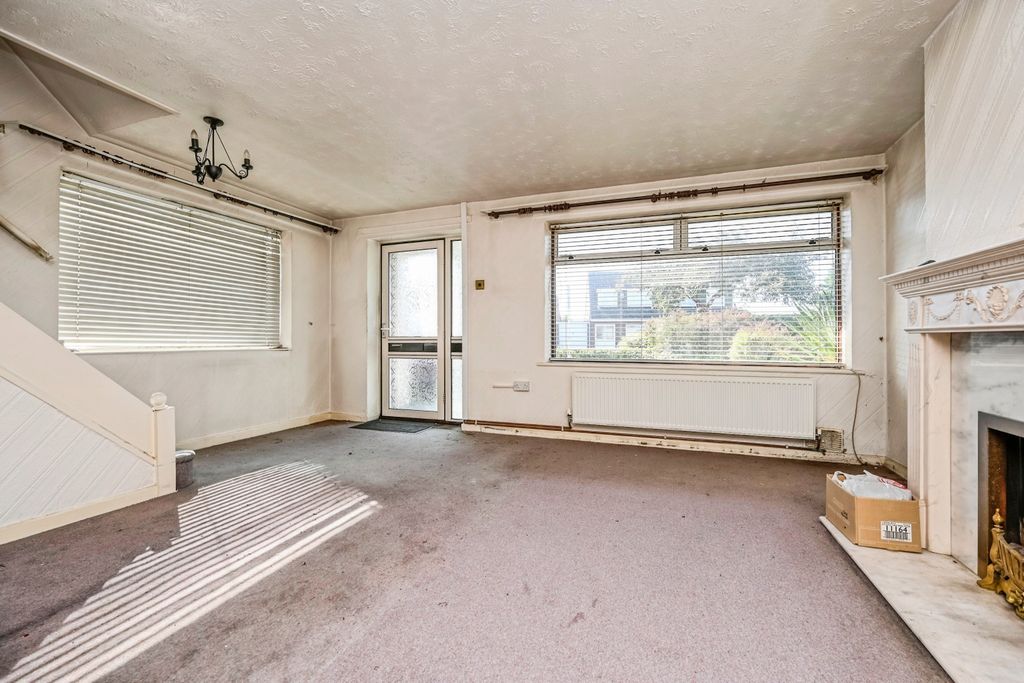 Property photo 3 of 14