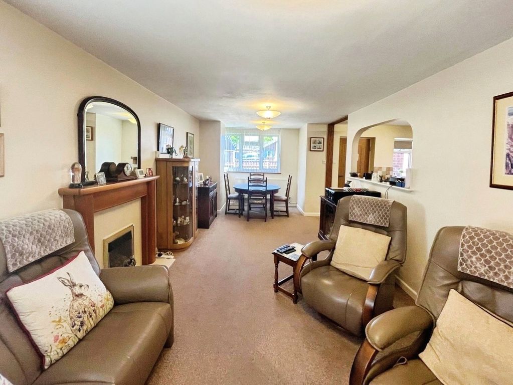 Property photo 2 of 20 Lounge No. 02