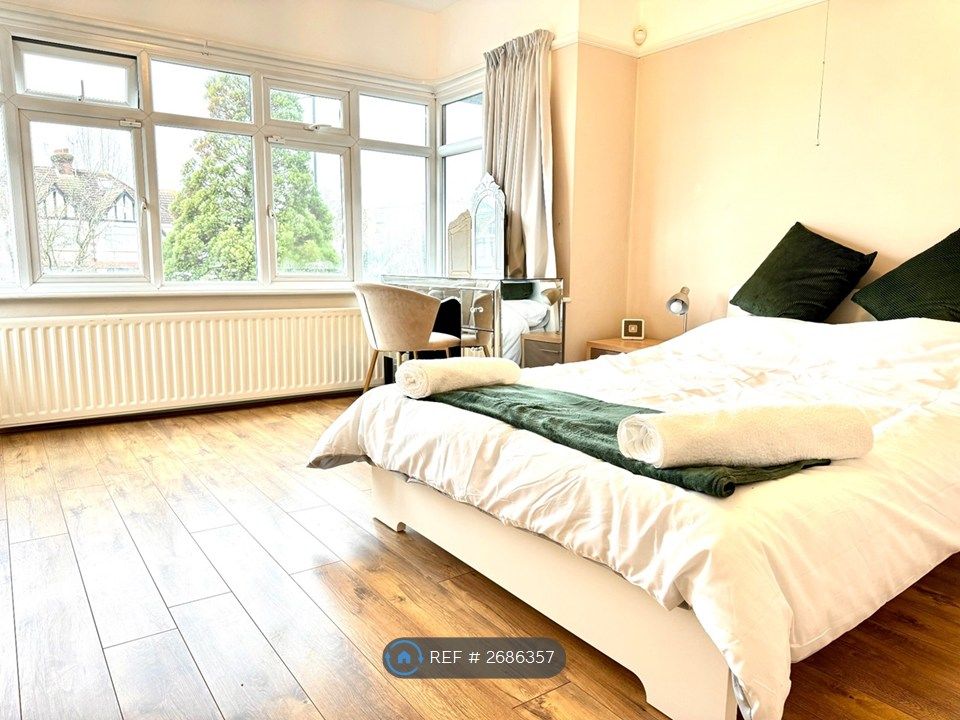 Property photo 3 of 27 Bedroom 1