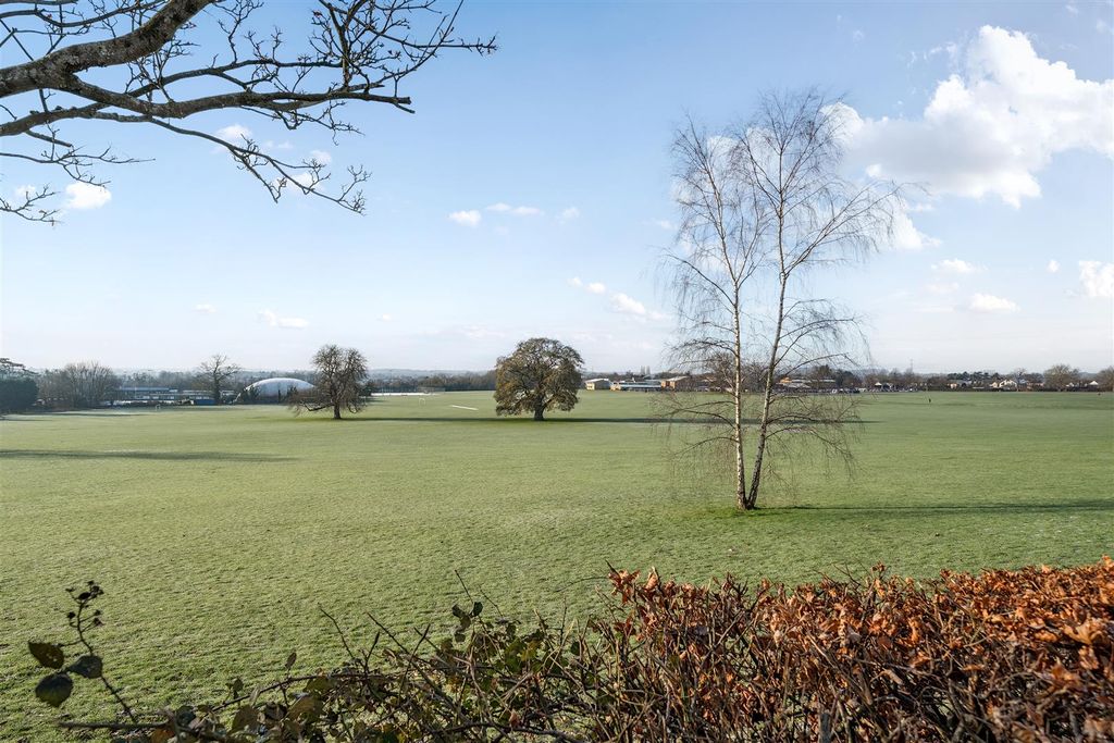 Property photo 2 of 19 1396166-4-695d02B18Da26.Jpg