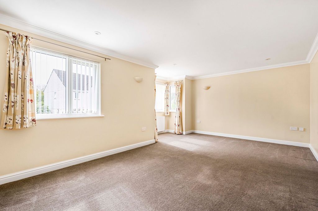 Property photo 3 of 24