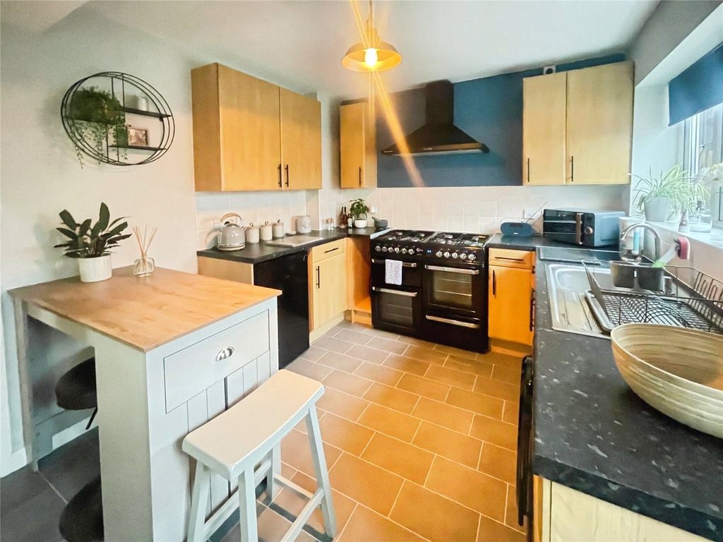 Property photo 2 of 16 Kitchen