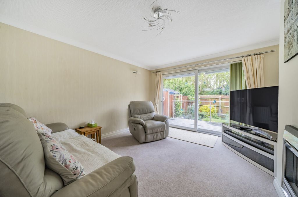 Property photo 3 of 22 1132062 (2)