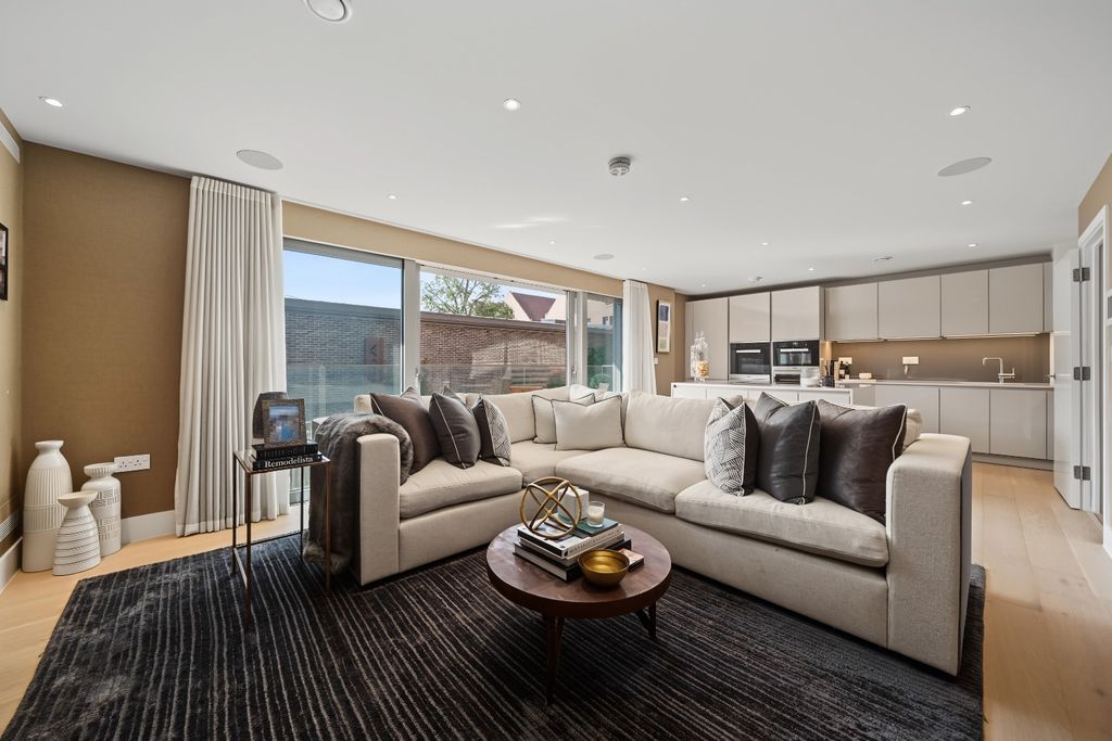 Property photo 1 of 12 5285900