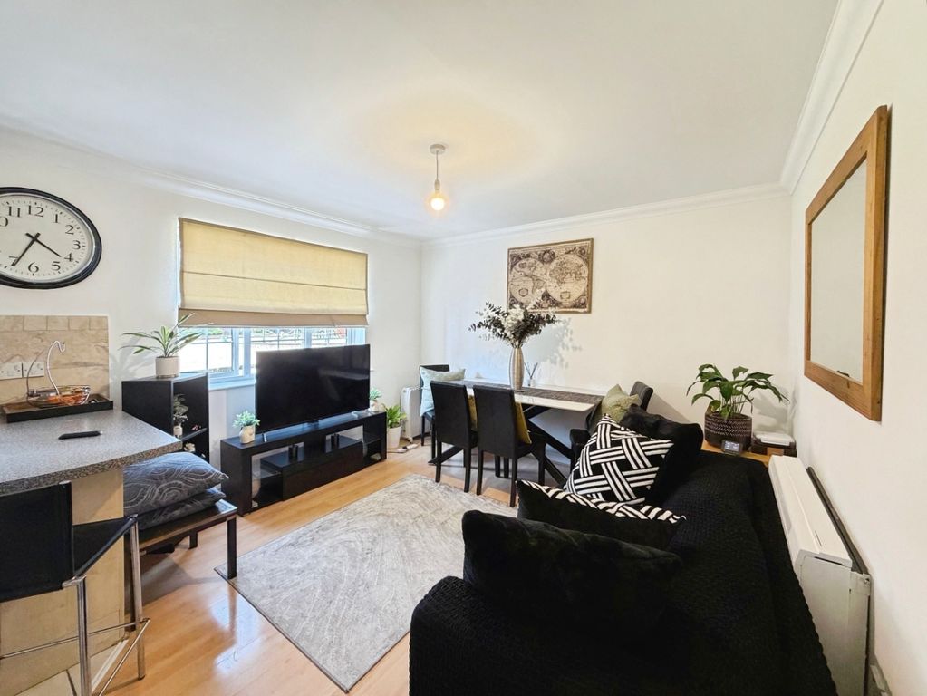 Property photo 2 of 14 5269571