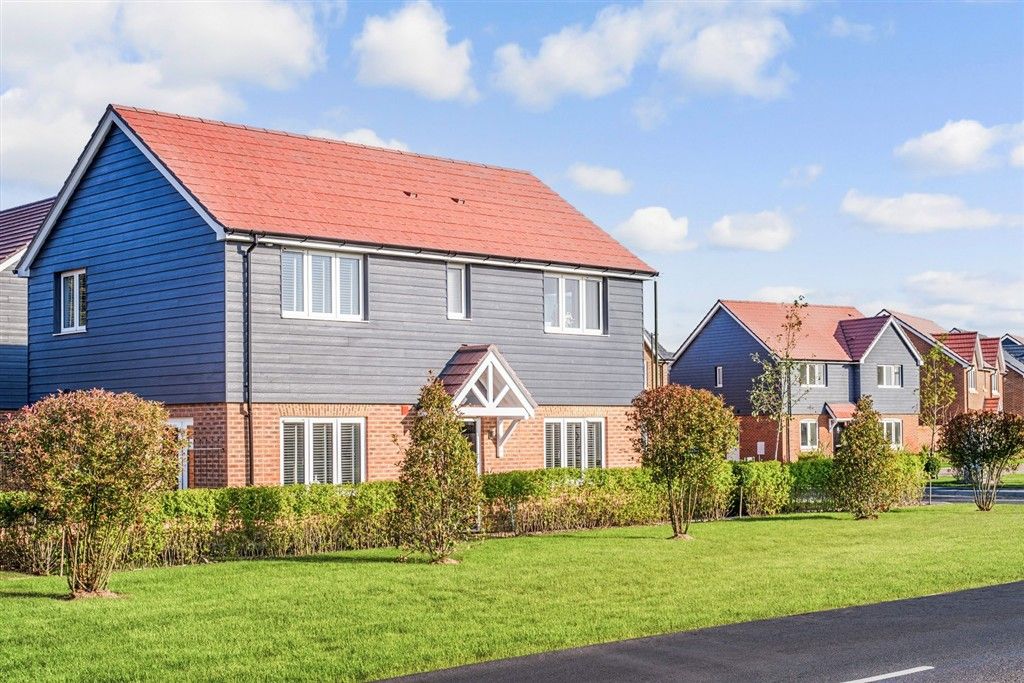 Property photo 2 of 10 Front