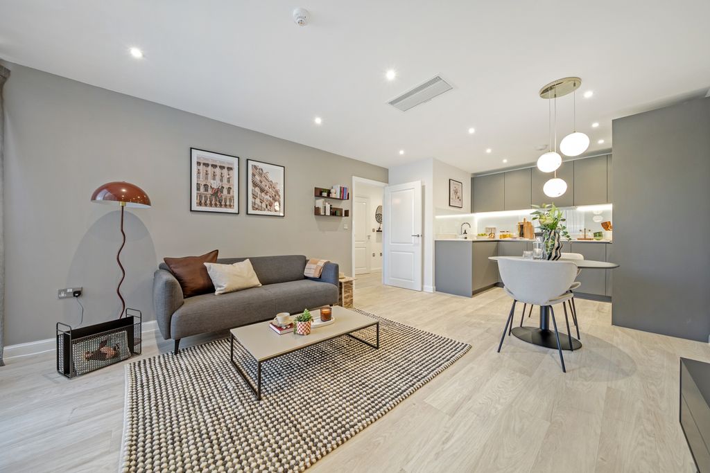 Property photo 1 of 17 1453396-11-69F338...