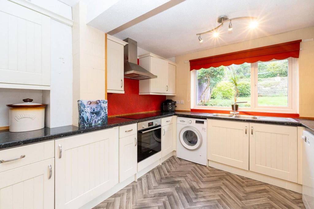 Property photo 3 of 22