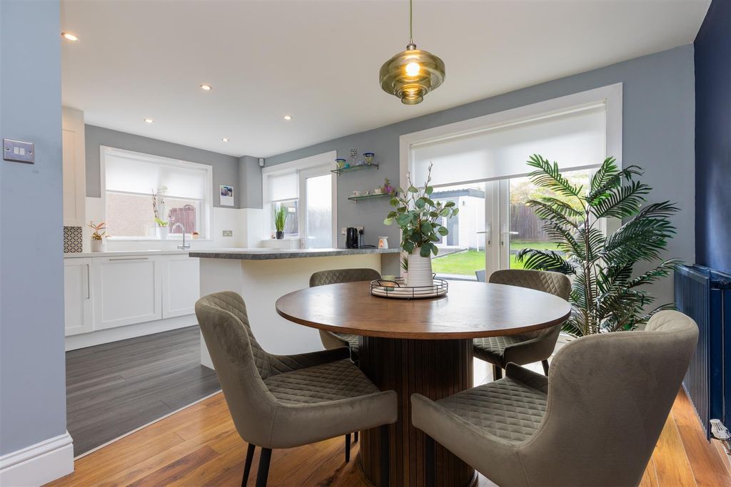 Property photo 2 of 24 14 Mossigiel Terrace, Blantyre G72 9nd-20.Jpg
