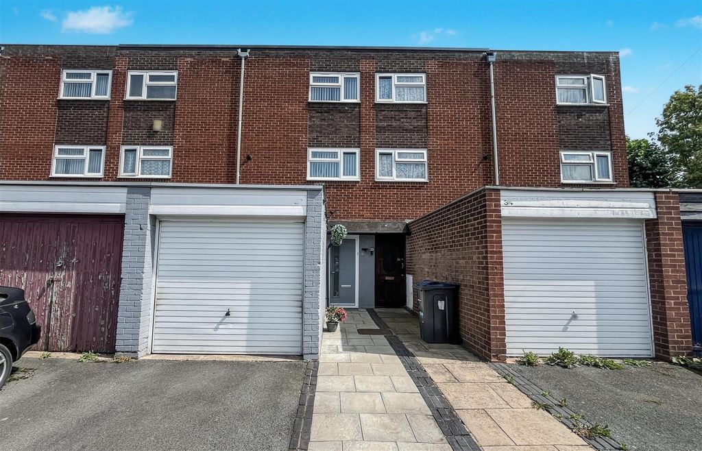 Property photo 1 of 16 Approach