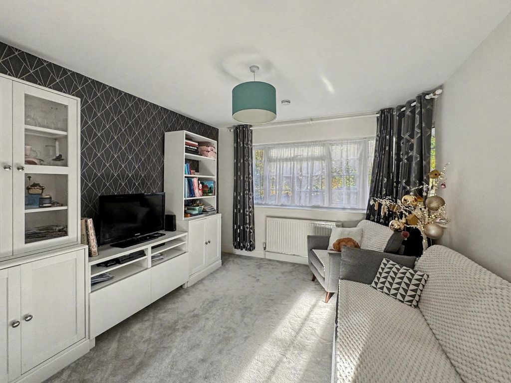 Property photo 2 of 29