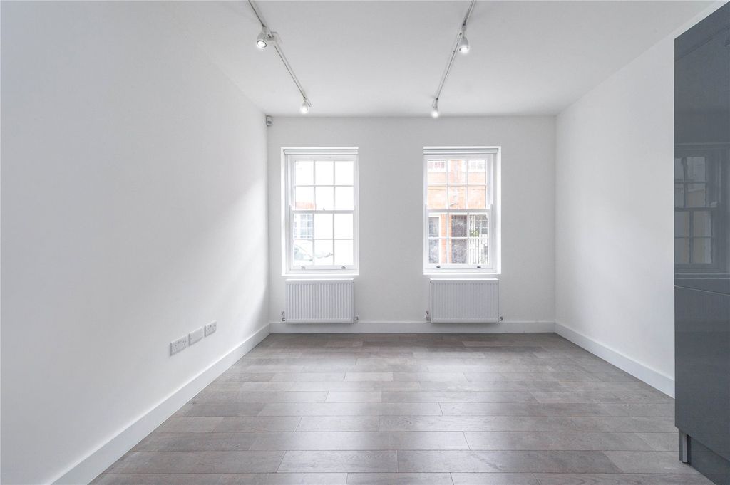 Property photo 2 of 8 Picture No. 10