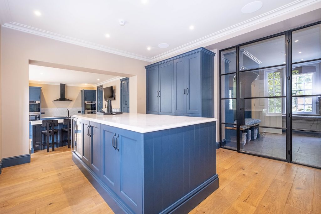 Property photo 3 of 40 24 Hampton-Spring...