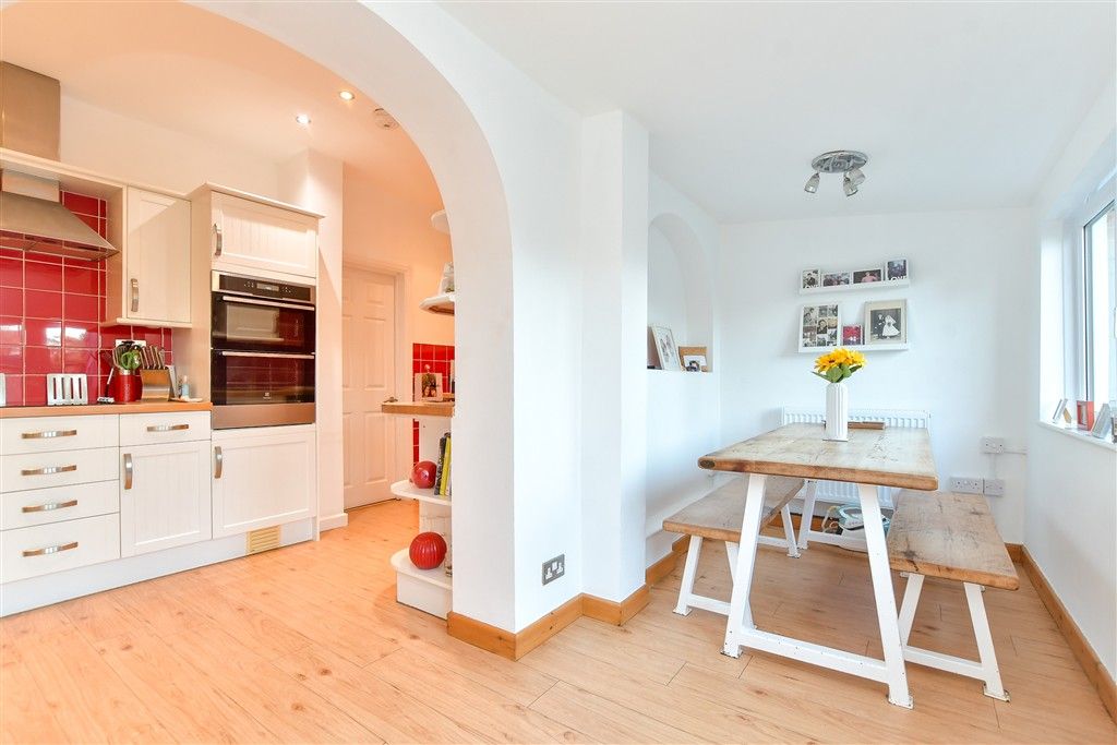 Property photo 3 of 16 Dining Area