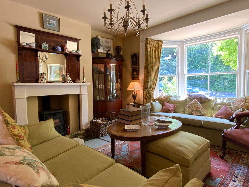 Property photo 3 of 18
