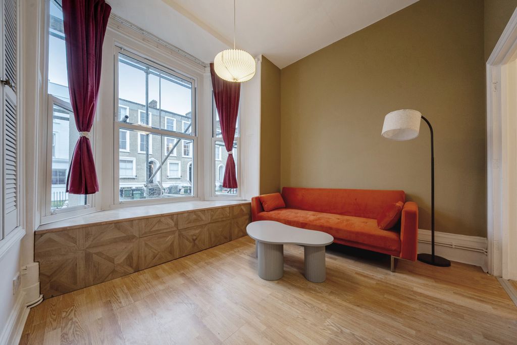 Property photo 2 of 9 1416949-1-6995Eec...