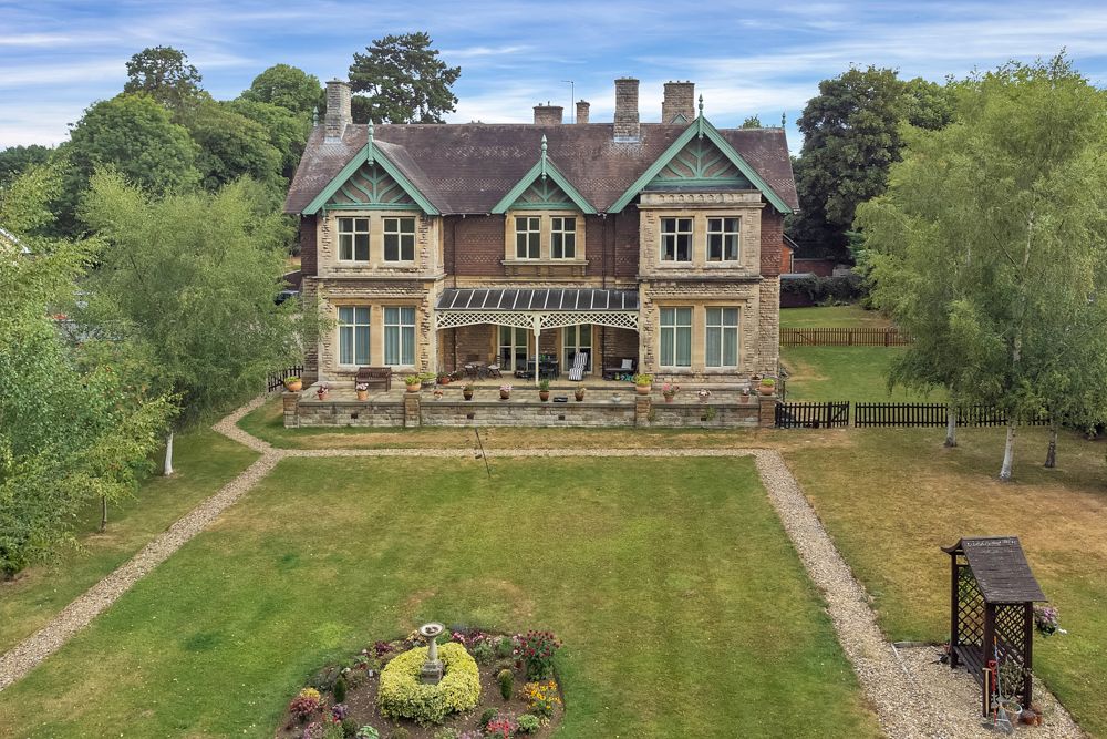 Property photo 1 of 17