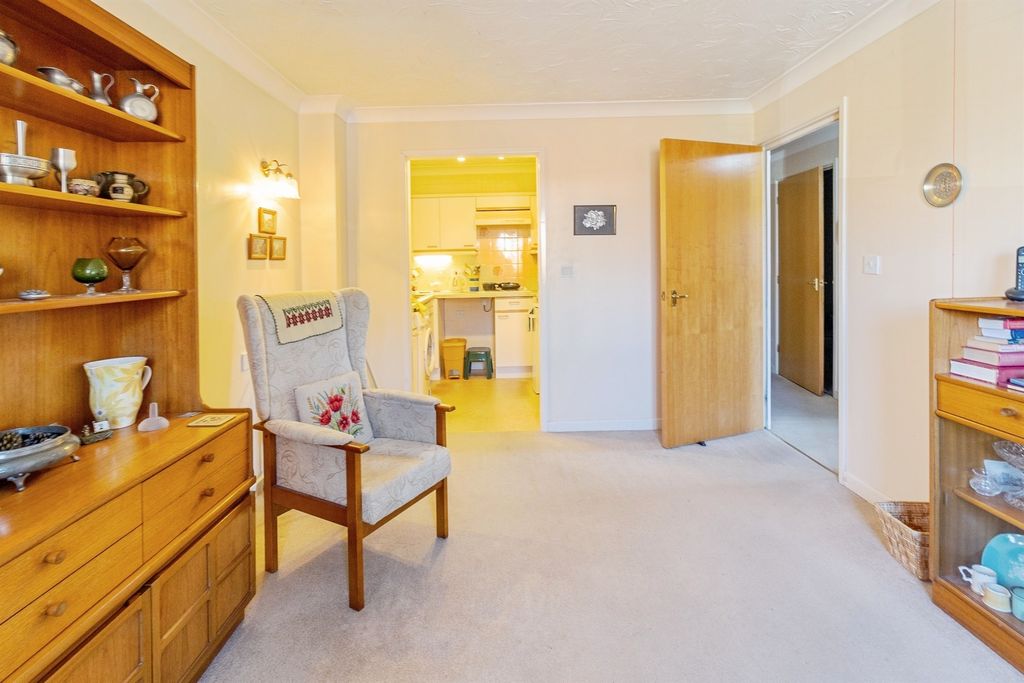 Property photo 3 of 17