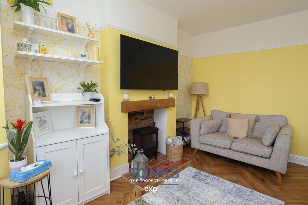 Property photo 2 of 13